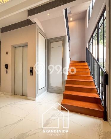 Rumah Elit Modern Tanpa Renovasi di Bintaro Jakarta Selatan Rumah Elit Modern Tanpa Renovasi di Bintaro Jakarta Selatan