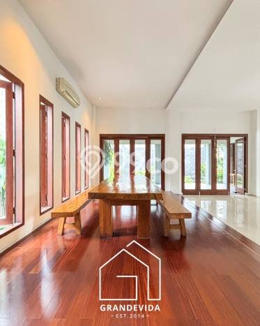 Hunian Mewah LB 900m2 Siap Pakai Desain Elegan di Pondok Indah, Jakarta Selatan Hunian Mewah LB 900m2 Siap Pakai Desain Elegan di Pondok Indah, Jakarta Selatan