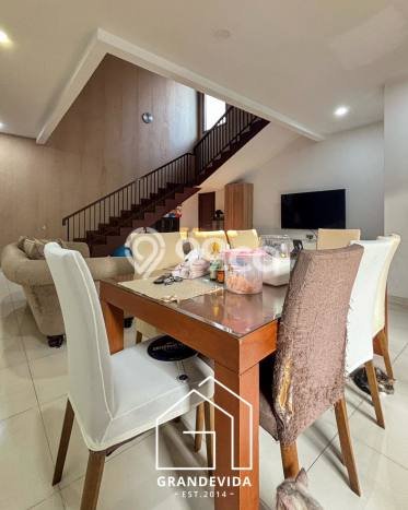 Jual Rumah Luas Megah Dengan View Cantik di Bintaro, Jakarta Selatan Jual Rumah Luas Megah Dengan View Cantik di Bintaro, Jakarta Selatan