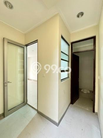 Disewakan! Rumah 3 Kamar Tidur &
3 Kamar Mandi di Pantai Indah Kapuk 2, Jakarta Utara Disewakan! Rumah 3 Kamar Tidur &
3 Kamar Mandi di Pantai Indah Kapuk 2, Jakarta Utara