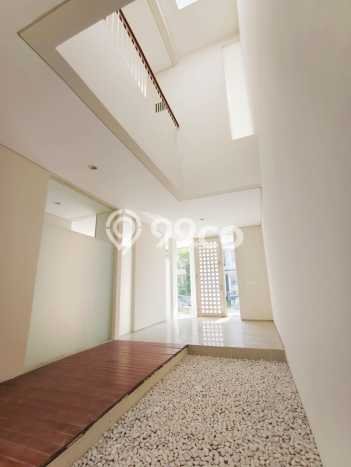 Disewakan! Rumah 4 Kamar Tidur &
3 Kamar Mandi di Citraland, Surabaya Disewakan! Rumah 4 Kamar Tidur &
3 Kamar Mandi di Citraland, Surabaya