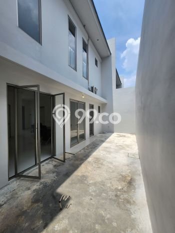 Disewakan! Rumah 5 Kamar Tidur &
4 Kamar Mandi di Menganti, Surabaya Disewakan! Rumah 5 Kamar Tidur &
4 Kamar Mandi di Menganti, Surabaya