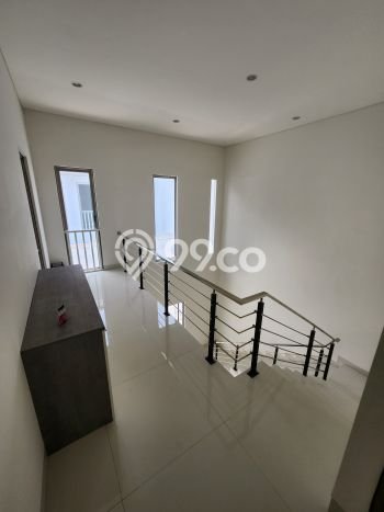 Disewakan! Rumah 5 Kamar Tidur &
4 Kamar Mandi di Menganti, Surabaya Disewakan! Rumah 5 Kamar Tidur &
4 Kamar Mandi di Menganti, Surabaya