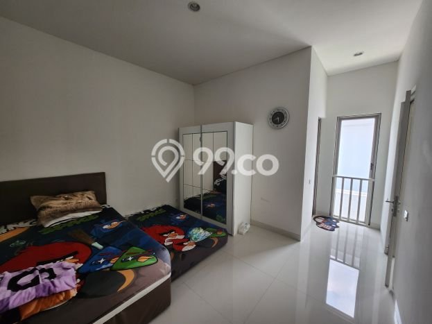 Disewakan! Rumah 5 Kamar Tidur &
4 Kamar Mandi di Menganti, Surabaya Disewakan! Rumah 5 Kamar Tidur &
4 Kamar Mandi di Menganti, Surabaya