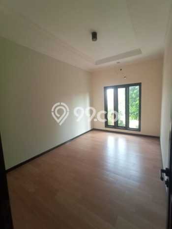 Rumah sewa siap huni 5 KT di Citraland, Surabaya Rumah sewa siap huni 5 KT di Citraland, Surabaya