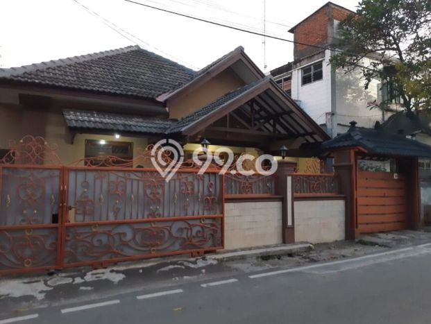 Siap Huni Hunian Elit 5 Kamar di Menteng Dekat ke Mana Saja Siap Huni Hunian Elit 5 Kamar di Menteng Dekat ke Mana Saja