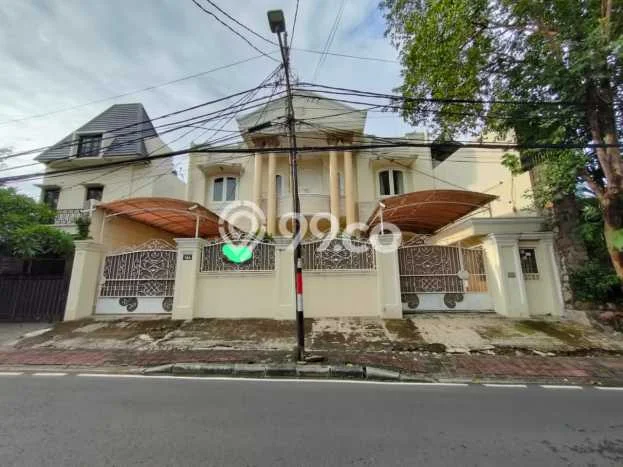 Rumah Modern Disewakan di Menteng Jakarta Pusat Lokasi Sangat Strategis Rumah Modern Disewakan di Menteng Jakarta Pusat Lokasi Sangat Strategis