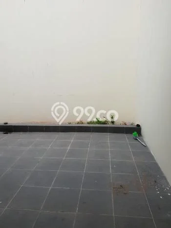 Disewakan! Rumah 3 Kamar Tidur &
2 Kamar Mandi di BSD Residence One, Tangerang Disewakan! Rumah 3 Kamar Tidur &
2 Kamar Mandi di BSD Residence One, Tangerang