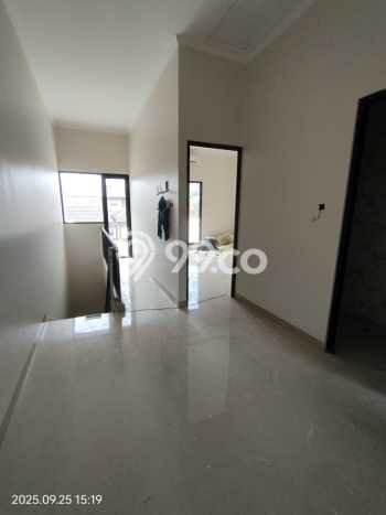 Dijual Rumah Eksklusif 4 KT di Jelupang, Tangerang Dijual Rumah Eksklusif 4 KT di Jelupang, Tangerang