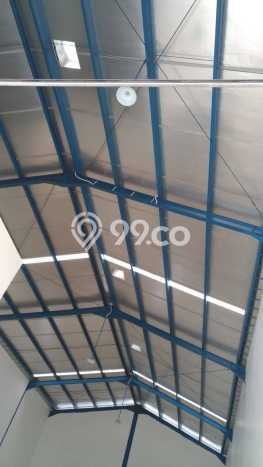 LOKASI PREMIUM! Gudang di Sedati, Luas 250m2m², Jalan Strategis LOKASI PREMIUM! Gudang di Sedati, Luas 250m2m², Jalan Strategis