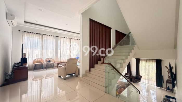 Rumah Elit Modern Tanpa Renovasi di BSD City Tangerang Rumah Elit Modern Tanpa Renovasi di BSD City Tangerang