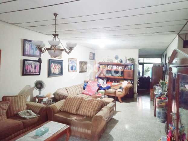 Rumah Luxury Modern Siap Huni di Buah Batu Bandung Rumah Luxury Modern Siap Huni di Buah Batu Bandung