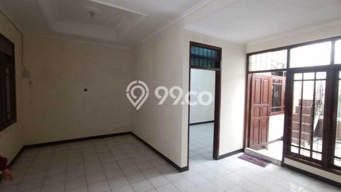Rumah di Antapani, 3 KM, Dekat Pusat Kota, LT 168m2m² Bangunan 120m2m² Rumah di Antapani, 3 KM, Dekat Pusat Kota, LT 168m2m² Bangunan 120m2m²