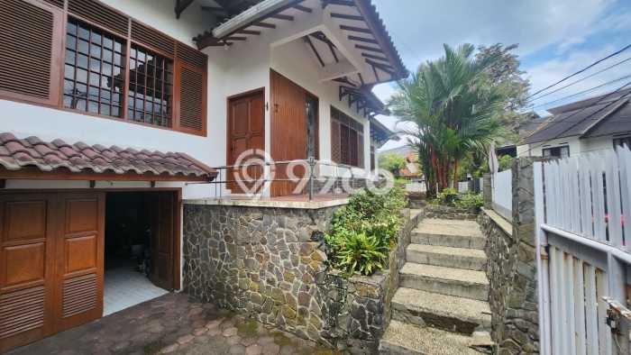 Dijual Rumah Mewah Elegan Dengan View Cantik di Cikutra, Bandung Dijual Rumah Mewah Elegan Dengan View Cantik di Cikutra, Bandung