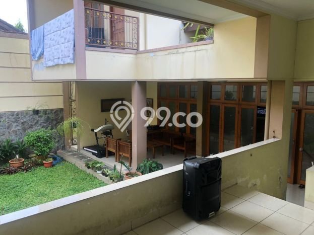 Rumah Elit LB 400m2 Siap Pakai Desain Elegan di Cigadung, Bandung Rumah Elit LB 400m2 Siap Pakai Desain Elegan di Cigadung, Bandung