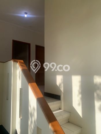 Rumah Luas Asri 4 KT Siap Pakai di Sarijadi Bandung Rumah Luas Asri 4 KT Siap Pakai di Sarijadi Bandung