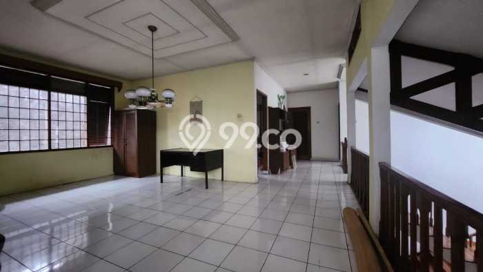 Dijual Rumah Mewah Elegan Dengan View Cantik di Cikutra, Bandung Dijual Rumah Mewah Elegan Dengan View Cantik di Cikutra, Bandung