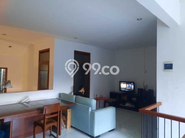 FEATURED! Rumah Asri di Antapani, Luas 180m2m² Bangunan 240m2m² FEATURED! Rumah Asri di Antapani, Luas 180m2m² Bangunan 240m2m²