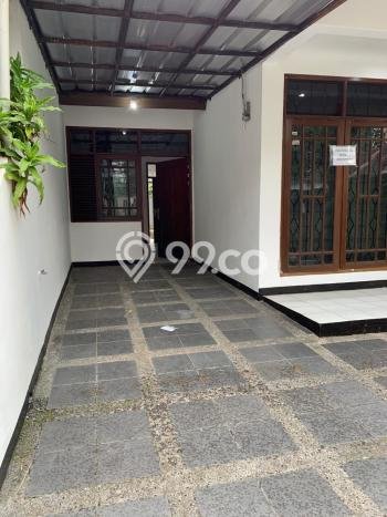 Rumah di Antapani, Dekat Stasiun, 1 KM, LT 168m2m² LB 100m2m² Rumah di Antapani, Dekat Stasiun, 1 KM, LT 168m2m² LB 100m2m²