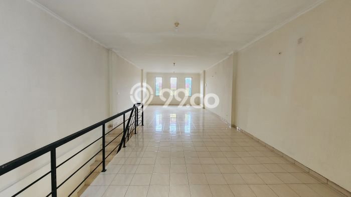 Area Strategis! Disewakan Ruko Lokasi Serpong Utara, Tangerang Selatan Cocok untuk Bisnis Area Strategis! Disewakan Ruko Lokasi Serpong Utara, Tangerang Selatan Cocok untuk Bisnis