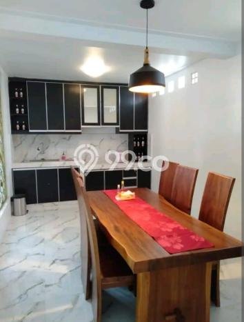 Rumah Mewah LB 400m2 Siap Huni Desain Elegan di Cibubur, Jakarta Timur Rumah Mewah LB 400m2 Siap Huni Desain Elegan di Cibubur, Jakarta Timur