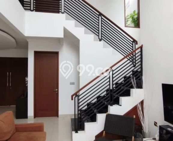 Dijual Rumah Luas Megah Dengan View Cantik di Cibubur, Jakarta Timur Dijual Rumah Luas Megah Dengan View Cantik di Cibubur, Jakarta Timur