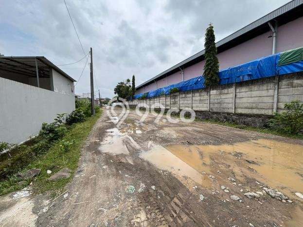 Unit Gudang Dijual di Ngaliyan Semarang Luas Bangunan 1600m2 Unit Gudang Dijual di Ngaliyan Semarang Luas Bangunan 1600m2