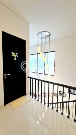 Rumah Elit LB 210m2 Siap Pakai Desain Elegan di BSB City, Semarang Rumah Elit LB 210m2 Siap Pakai Desain Elegan di BSB City, Semarang