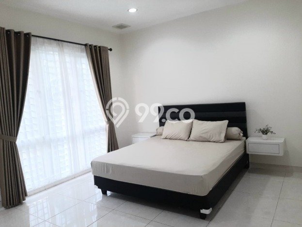 Disewakan! Rumah 5 Kamar Tidur &
6 Kamar Mandi di BSD De Park, Tangerang Disewakan! Rumah 5 Kamar Tidur &
6 Kamar Mandi di BSD De Park, Tangerang