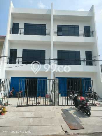 PROSPEK BAGUS! Ruko Kawasan , Luas 132m2m², Tingkat ROI Tinggi PROSPEK BAGUS! Ruko Kawasan , Luas 132m2m², Tingkat ROI Tinggi