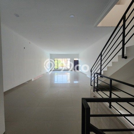 PROSPEK BAGUS! Ruko Kawasan , Luas 132m2m², Tingkat ROI Tinggi PROSPEK BAGUS! Ruko Kawasan , Luas 132m2m², Tingkat ROI Tinggi