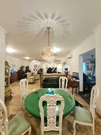 Rumah Elit Modern Siap Huni di Prapanca Jakarta Selatan Rumah Elit Modern Siap Huni di Prapanca Jakarta Selatan