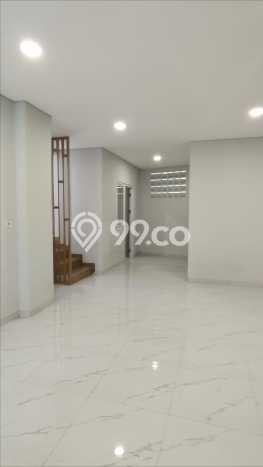 Dijual Rumah Mewah Megah Dengan View Cantik di Jelambar, Jakarta Barat Dijual Rumah Mewah Megah Dengan View Cantik di Jelambar, Jakarta Barat