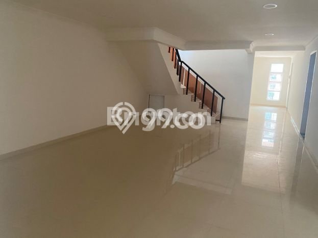 Rumah Mewah LB 400m2 Siap Pakai Desain Elegan di Green garden, Jakarta Barat Rumah Mewah LB 400m2 Siap Pakai Desain Elegan di Green garden, Jakarta Barat
