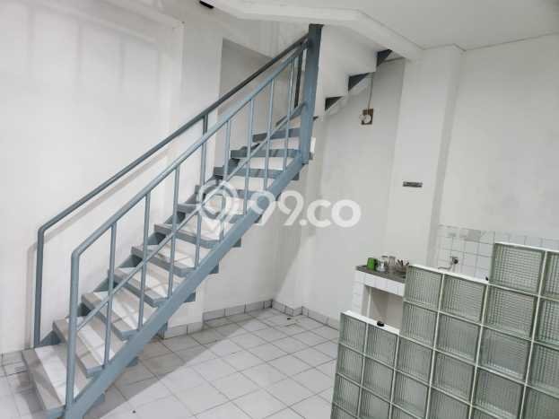Unit Komersial Dijual di Jakarta Barat LT 100m2 & LB 85m2 Unit Komersial Dijual di Jakarta Barat LT 100m2 & LB 85m2