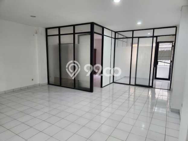Unit Komersial Dijual di Jakarta Barat LT 100m2 & LB 85m2 Unit Komersial Dijual di Jakarta Barat LT 100m2 & LB 85m2