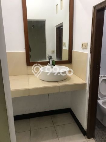 Hunian Elit LB 250m2 Siap Pakai Desain Elegan di Kerobokan, Badung Hunian Elit LB 250m2 Siap Pakai Desain Elegan di Kerobokan, Badung