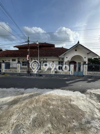 Rumah Strategis Minimalis Lb 200m2 di Depok, Sleman Rumah Strategis Minimalis Lb 200m2 di Depok, Sleman