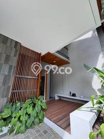 Rumah Elit Modern Siap Huni di Maguwoharjo Yogyakarta Rumah Elit Modern Siap Huni di Maguwoharjo Yogyakarta