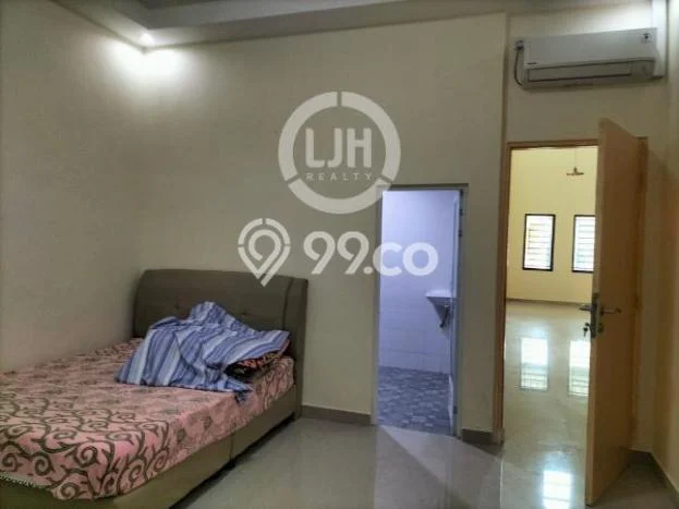 Disewakan! Rumah 5 Kamar Tidur &
4 Kamar Mandi di Batam Centre, Batam Disewakan! Rumah 5 Kamar Tidur &
4 Kamar Mandi di Batam Centre, Batam