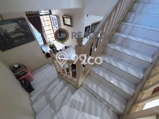 Rumah Strategis Modern Lb 184m2 di Batam Kota, Batam Rumah Strategis Modern Lb 184m2 di Batam Kota, Batam