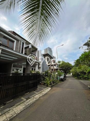 Hunian Elit LB 350m2 Siap Huni Desain Elegan di Tanjung Barat, Jakarta Selatan Hunian Elit LB 350m2 Siap Huni Desain Elegan di Tanjung Barat, Jakarta Selatan