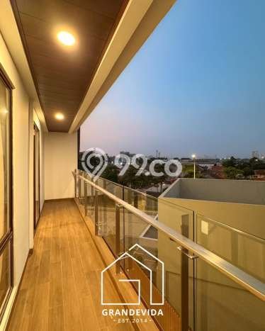 Jual Rumah Mewah Megah Dengan View Eksklusif di Veteran, Jakarta Selatan Jual Rumah Mewah Megah Dengan View Eksklusif di Veteran, Jakarta Selatan