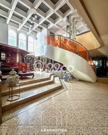 Rumah Elit Modern Siap Huni di Pondok Indah Jakarta Selatan Rumah Elit Modern Siap Huni di Pondok Indah Jakarta Selatan