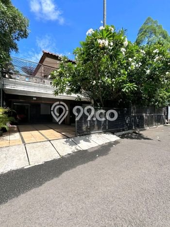 For Sale! Premium House LT 536m2 Desain Elegan di Simprug For Sale! Premium House LT 536m2 Desain Elegan di Simprug