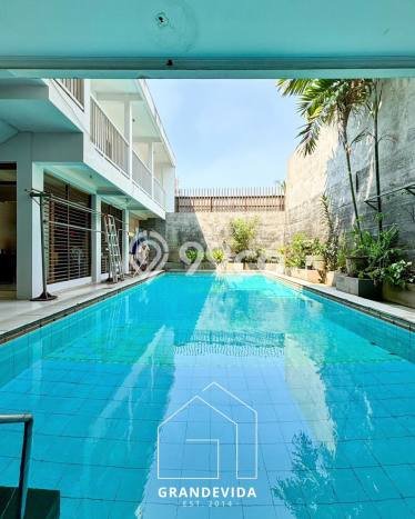 Jual Rumah Mewah Megah Dengan View Eksklusif di Kemang, Jakarta Selatan Jual Rumah Mewah Megah Dengan View Eksklusif di Kemang, Jakarta Selatan
