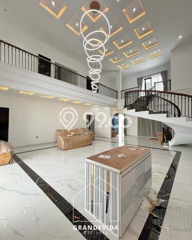 Ready to Use! Luxury House LT 406m2 Desain Modern di Pondok Indah Ready to Use! Luxury House LT 406m2 Desain Modern di Pondok Indah