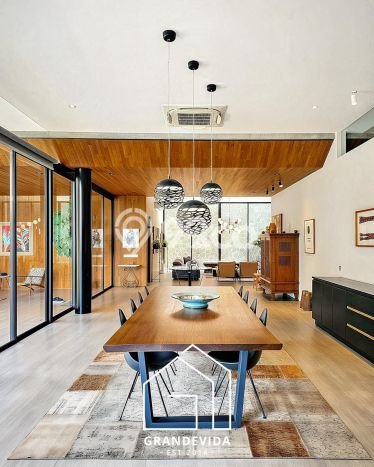 For Sale! Luxury House LT 560m2 Desain Elegan di Ampera For Sale! Luxury House LT 560m2 Desain Elegan di Ampera