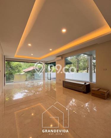 Rumah Luxury Modern Tanpa Renovasi di Kemang Jakarta Selatan Rumah Luxury Modern Tanpa Renovasi di Kemang Jakarta Selatan