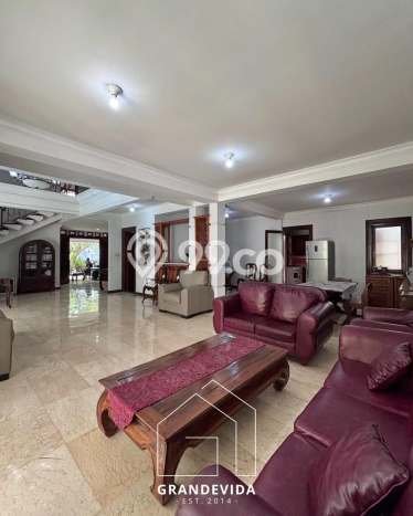 For Sale! Premium House LT 536m2 Desain Elegan di Simprug For Sale! Premium House LT 536m2 Desain Elegan di Simprug